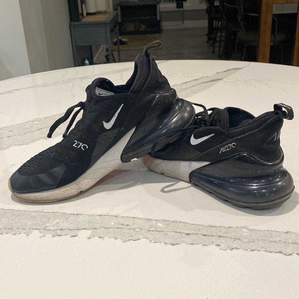 🔥 Nike Air270 - Youth 6 Black and White